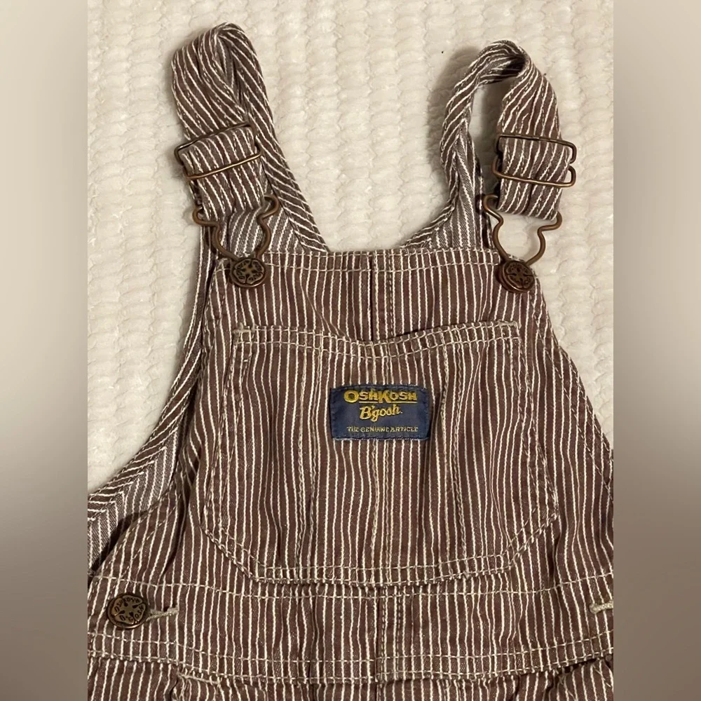 2009 Pinstripe Oshkosh B'Gosh Children's Overall Bib Shorts brown VNTG